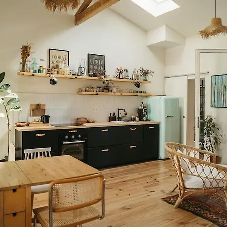 Charmante Petite Maison Avec Piscine Ferienhaus *