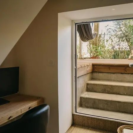 Charmante Petite Maison Avec Piscine *